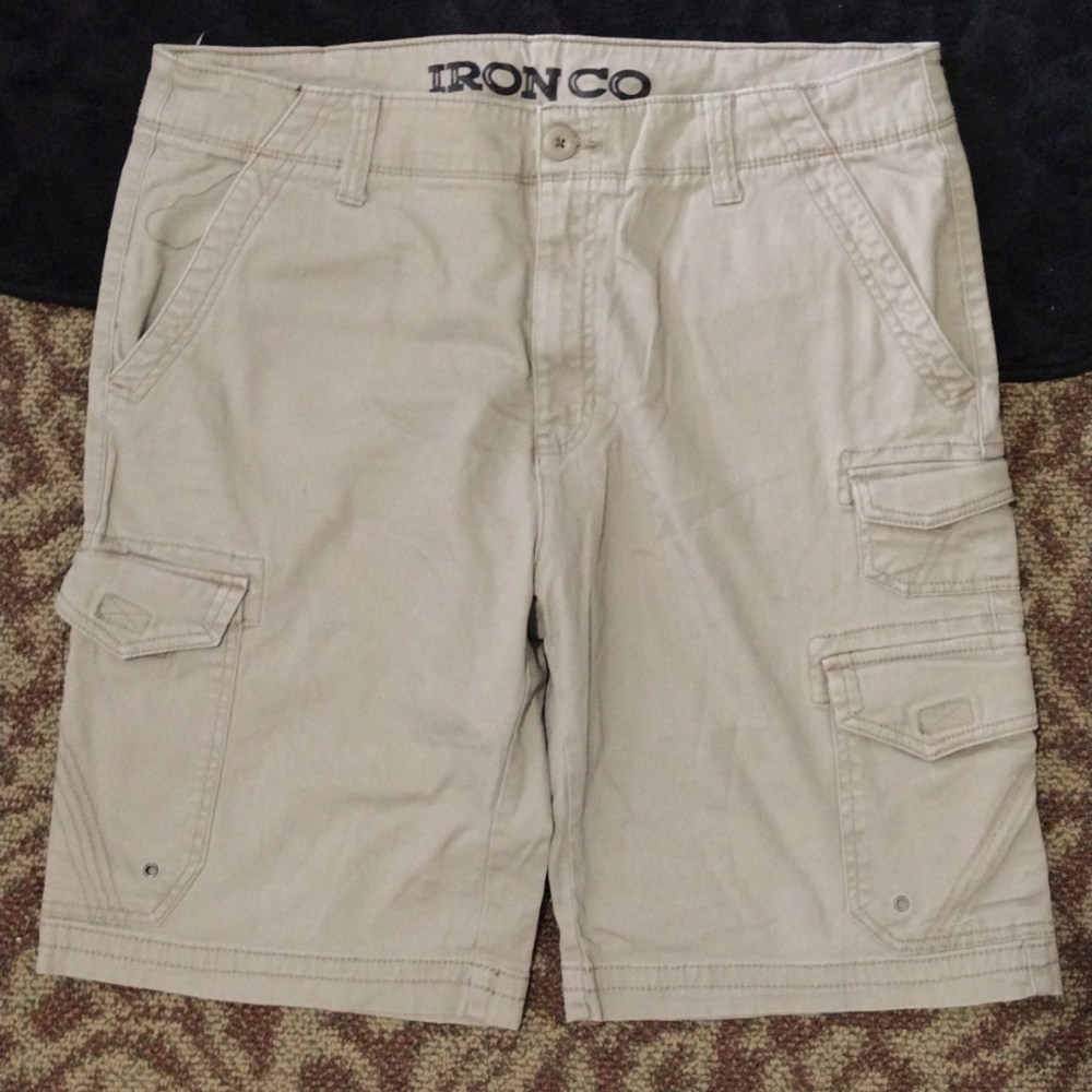 Men's Iron Company Stretch Cargo Shorts size 36 khaki